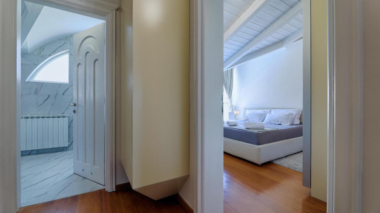Sea View In Apartment *